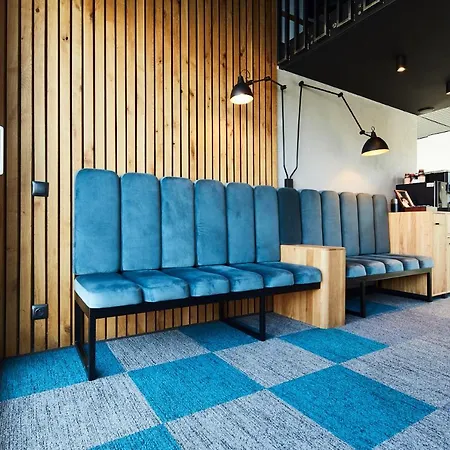 New Port 公寓式酒店 4*