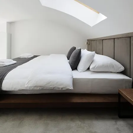 公寓式酒店 New Port 4*