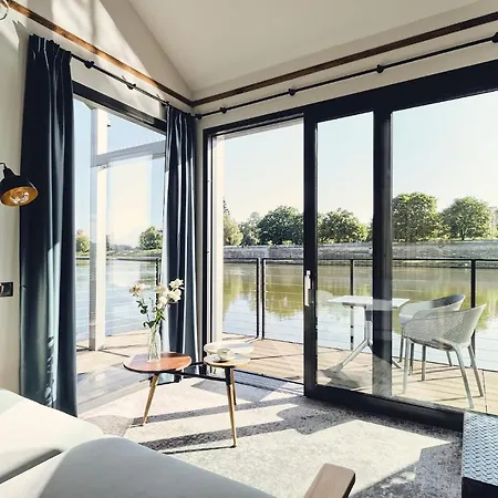 New Port - Premium Floating Apart-hotel 4*