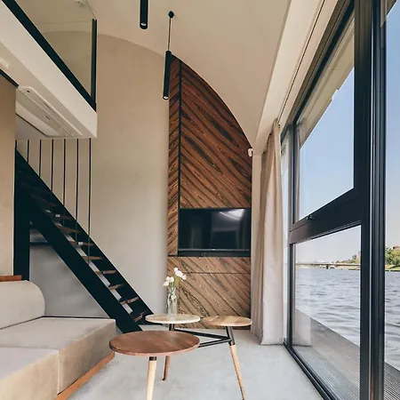 New Port - Premium Floating Apart-hotel 4*