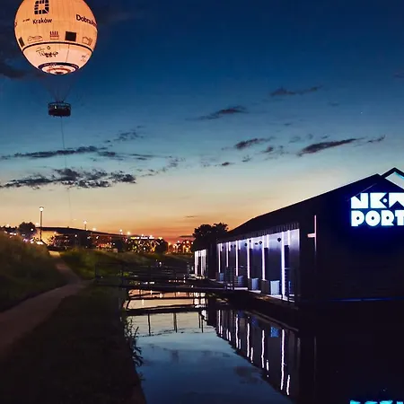 Apart-hotel New Port - Premium Floating