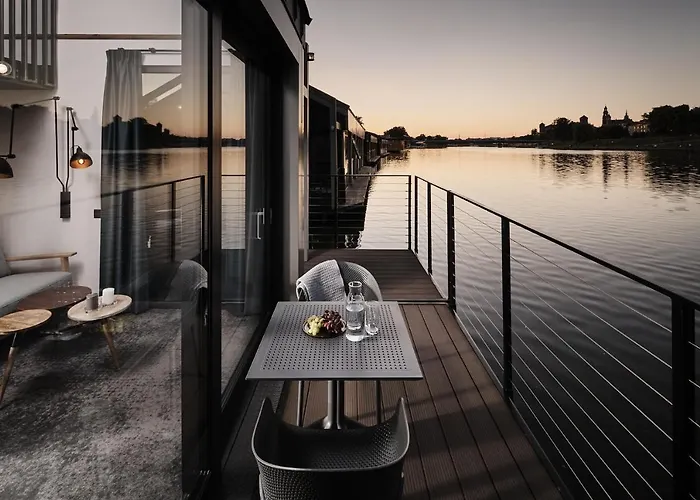 New Port Apartments On The River