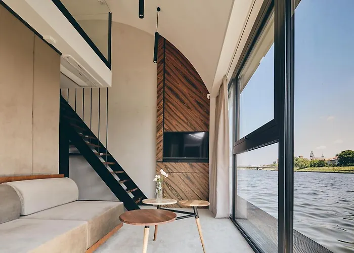 New Port Apartments On The River Ξενοδοχείο με διαμερίσματα 4*