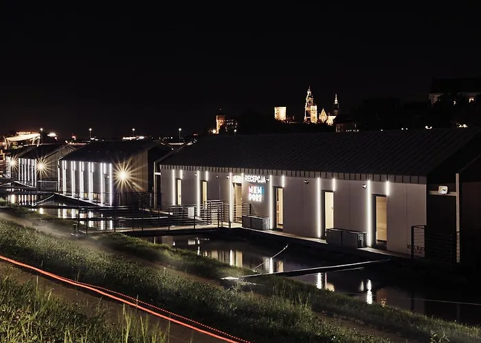 New Port Apartments On The River 4*