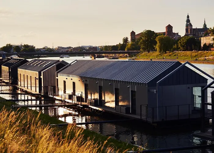 מלון דירות New Port 4*