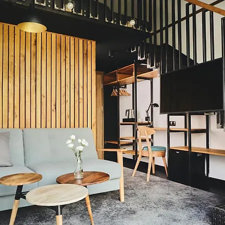 New Port Apartmanhotel 4*