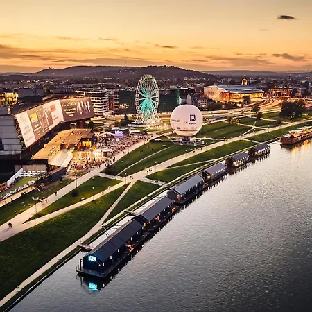 New Port Apartments On The River Aparthotel 4*
