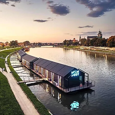 New Port On The River 4* كراكوفيا
