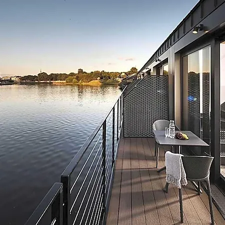 New Port On The River شقة فندقية كراكوفيا