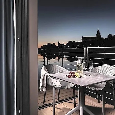 New Port On The River 4* קרקוב