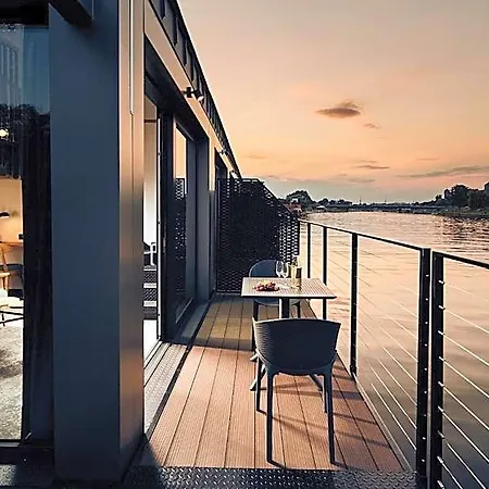 Апарт-отель New Port On The River 4*