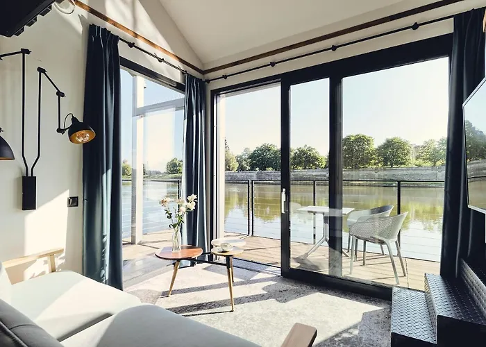 New Port Aparthotel 4*