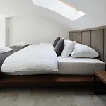 アパートホテル New Port Apartments On The River 4*
